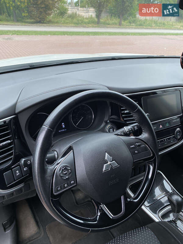 Позашляховик / Кросовер Mitsubishi Outlander 2018 в Дніпрі