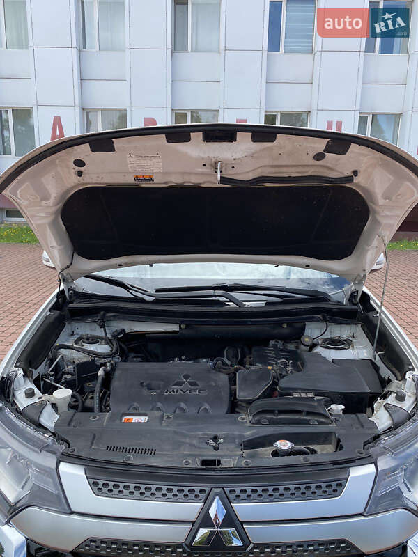 Позашляховик / Кросовер Mitsubishi Outlander 2018 в Дніпрі
