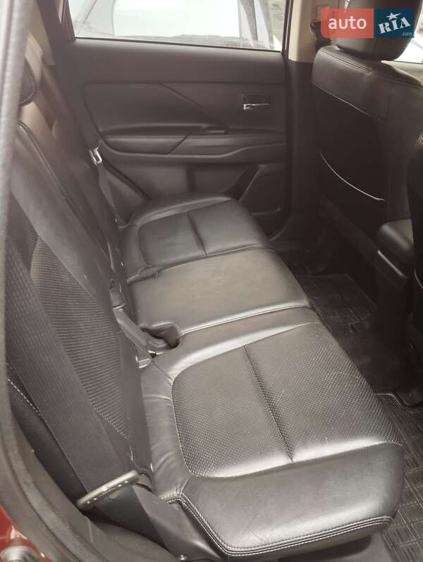 Позашляховик / Кросовер Mitsubishi Outlander 2013 в Києві фото 5 Позашляховик / Кросовер Mitsubishi Outlander 2013 в Києві