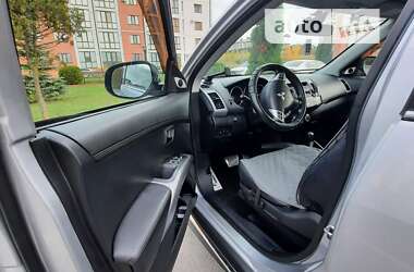 Внедорожник / Кроссовер Mitsubishi Outlander 2011 в Ровно