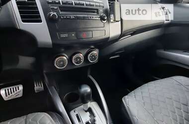 Внедорожник / Кроссовер Mitsubishi Outlander 2011 в Ровно