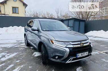 Позашляховик / Кросовер Mitsubishi Outlander 2019 в Києві