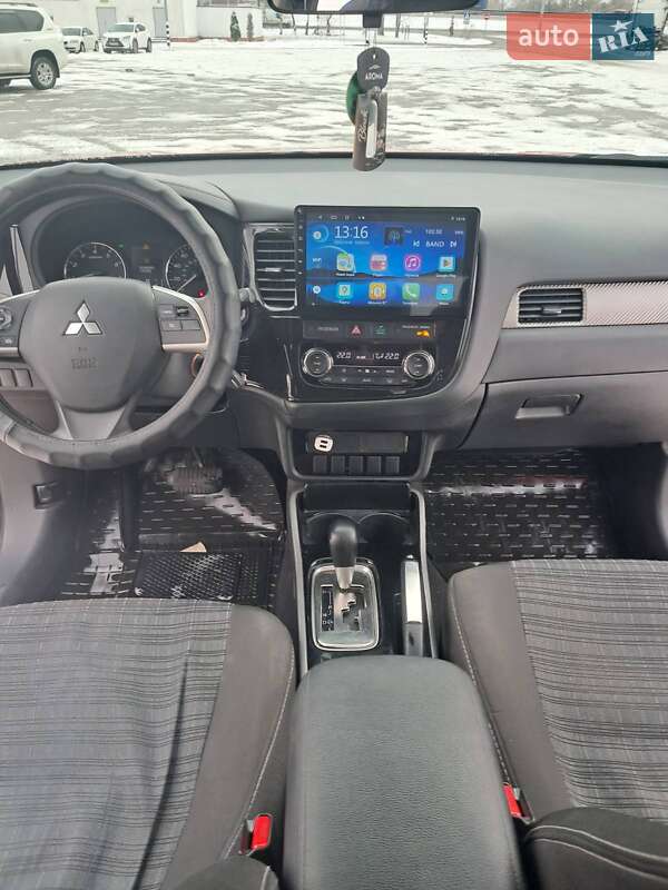 Внедорожник / Кроссовер Mitsubishi Outlander 2018 в Киеве