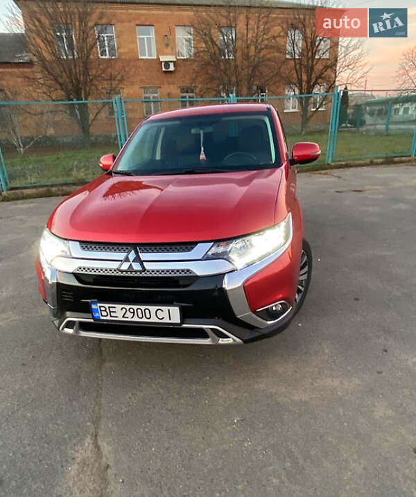 Внедорожник / Кроссовер Mitsubishi Outlander 2019 в Львове