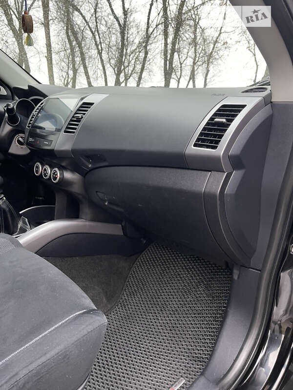 Позашляховик / Кросовер Mitsubishi Outlander 2007 в Чернівцях