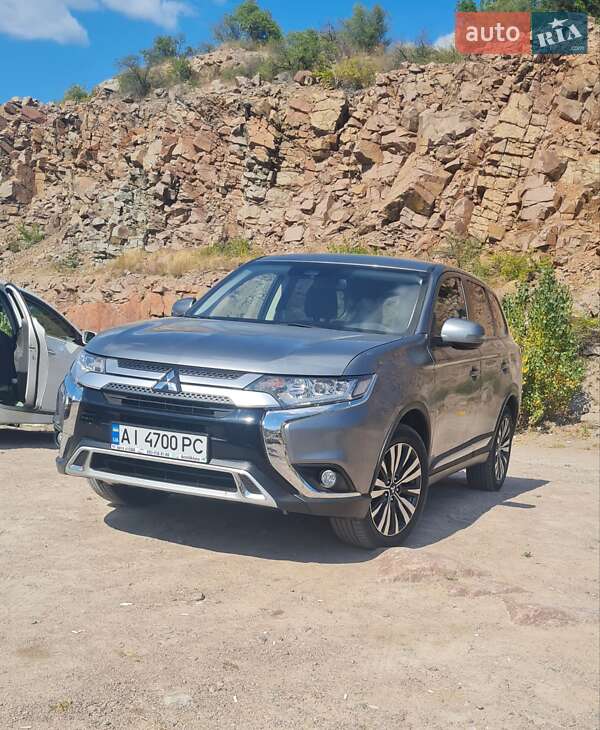 Mitsubishi Outlander 2020