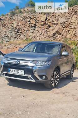 Внедорожник / Кроссовер Mitsubishi Outlander 2020 в Кривом Роге