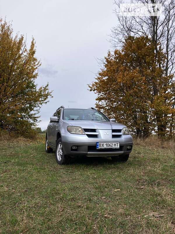 Внедорожник / Кроссовер Mitsubishi Outlander 2003 в Староконстантинове
