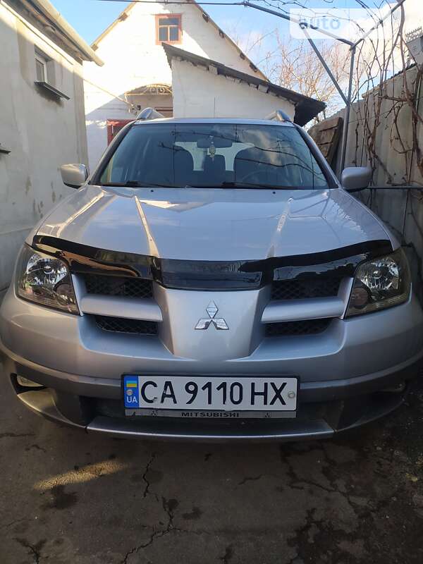 Внедорожник / Кроссовер Mitsubishi Outlander 2003 в Звенигородке