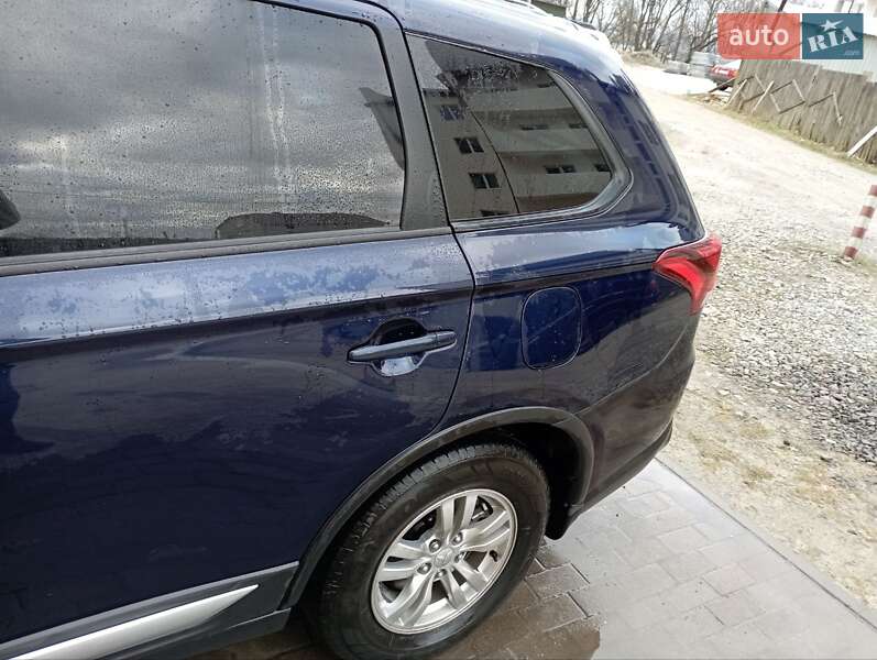 Внедорожник / Кроссовер Mitsubishi Outlander 2020 в Львове фото 5 Внедорожник / Кроссовер Mitsubishi Outlander 2020 в Львове