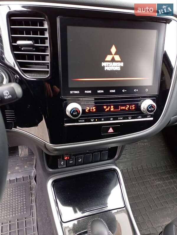 Внедорожник / Кроссовер Mitsubishi Outlander 2020 в Львове фото 9 Внедорожник / Кроссовер Mitsubishi Outlander 2020 в Львове