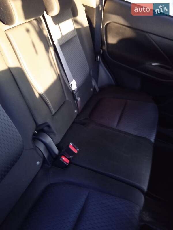 Позашляховик / Кросовер Mitsubishi Outlander 2013 в Тернополі