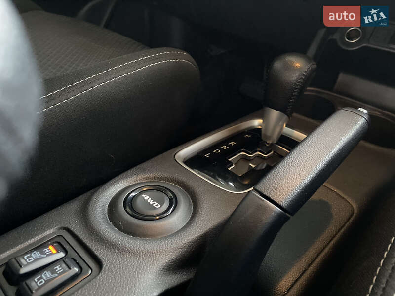 Позашляховик / Кросовер Mitsubishi Outlander 2016 в Львові