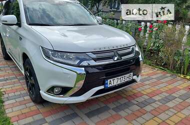 Позашляховик / Кросовер Mitsubishi Outlander 2016 в Калуші