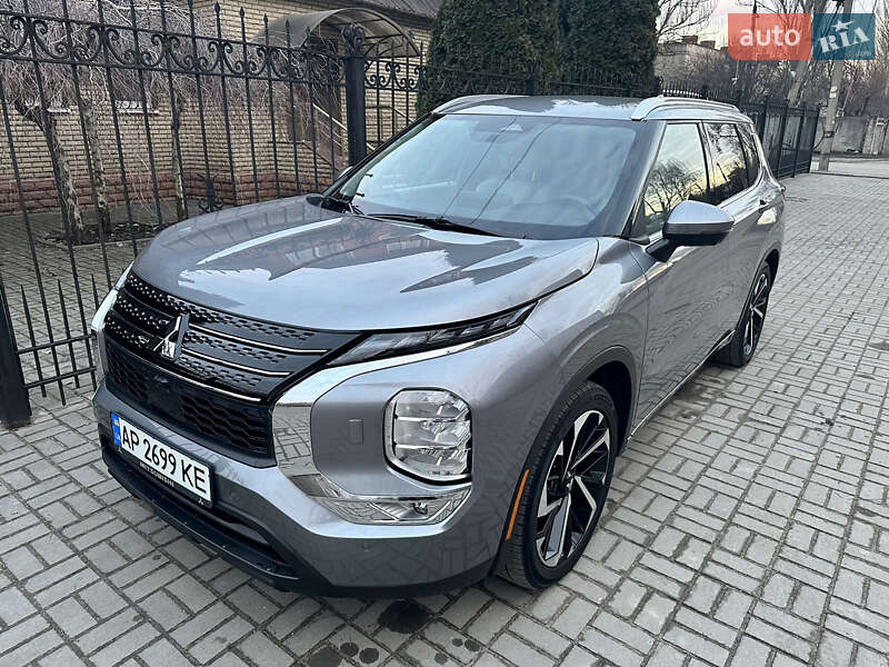 Внедорожник / Кроссовер Mitsubishi Outlander 2021 в Запорожье