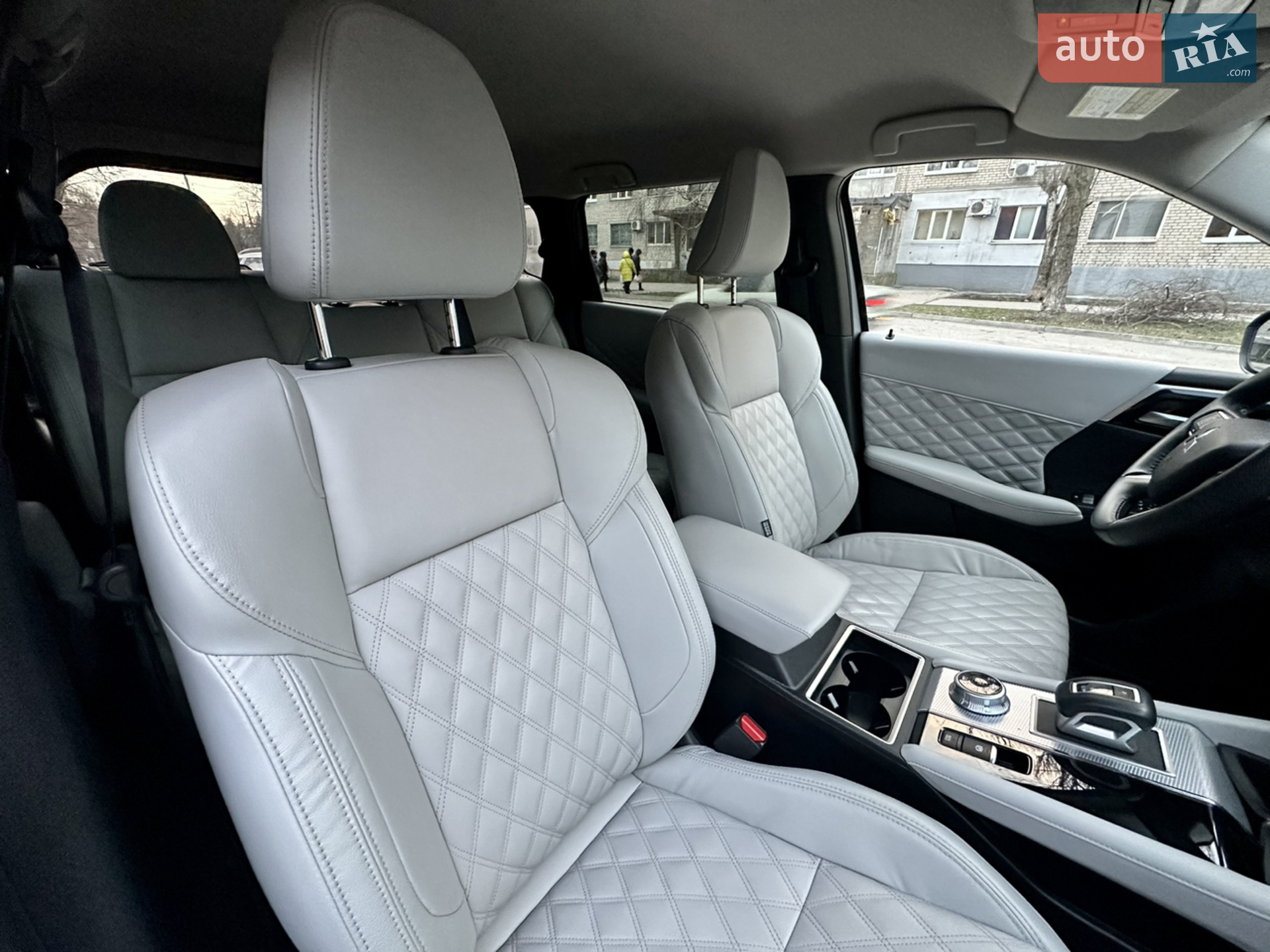 2021 Mitsubishi Outlander - мініатюра 24