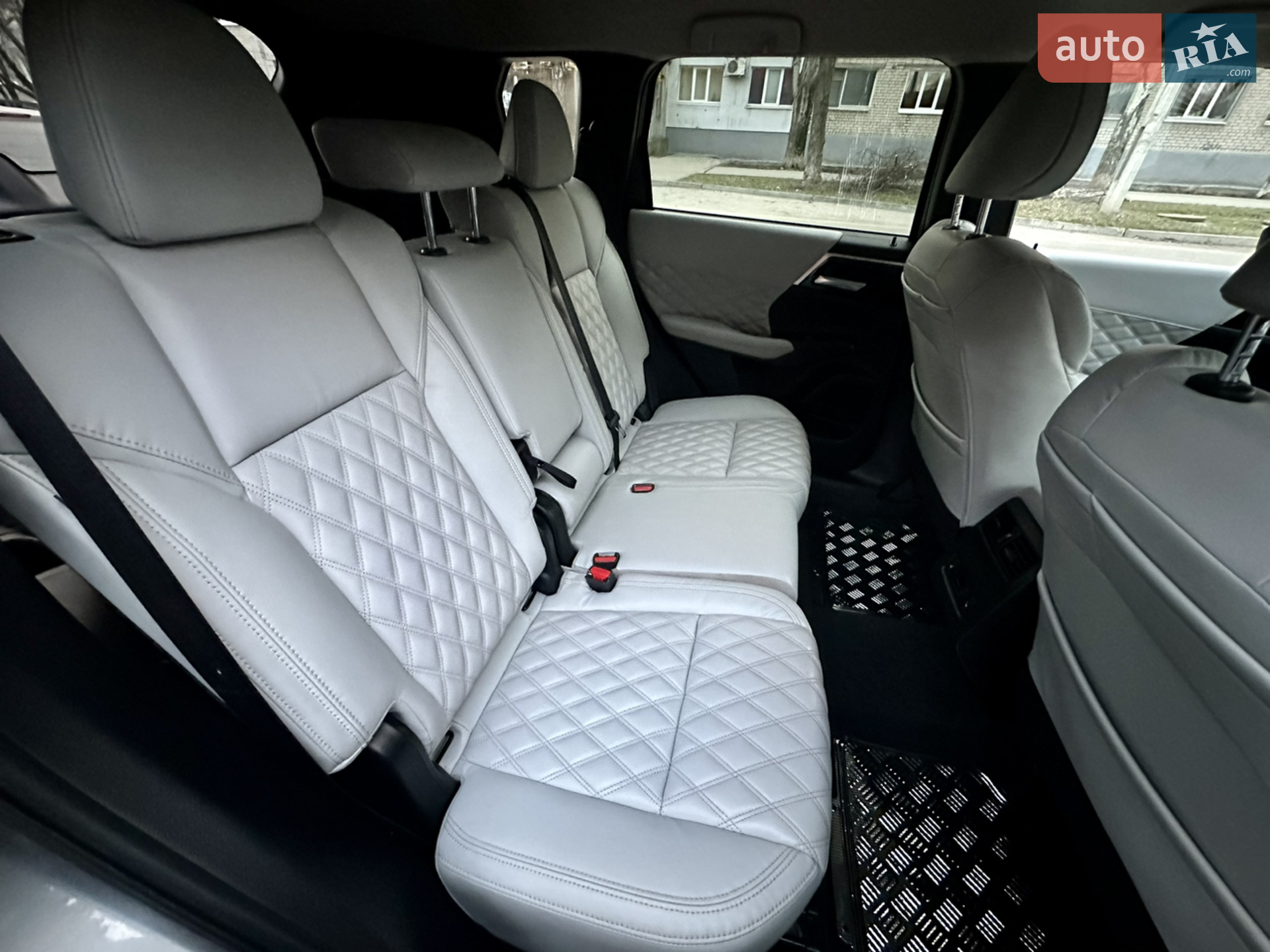 2021 Mitsubishi Outlander - мініатюра 28