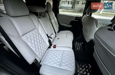 Внедорожник / Кроссовер Mitsubishi Outlander 2021 в 