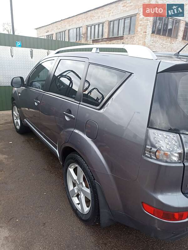 Позашляховик / Кросовер Mitsubishi Outlander 2008 в Переяславі