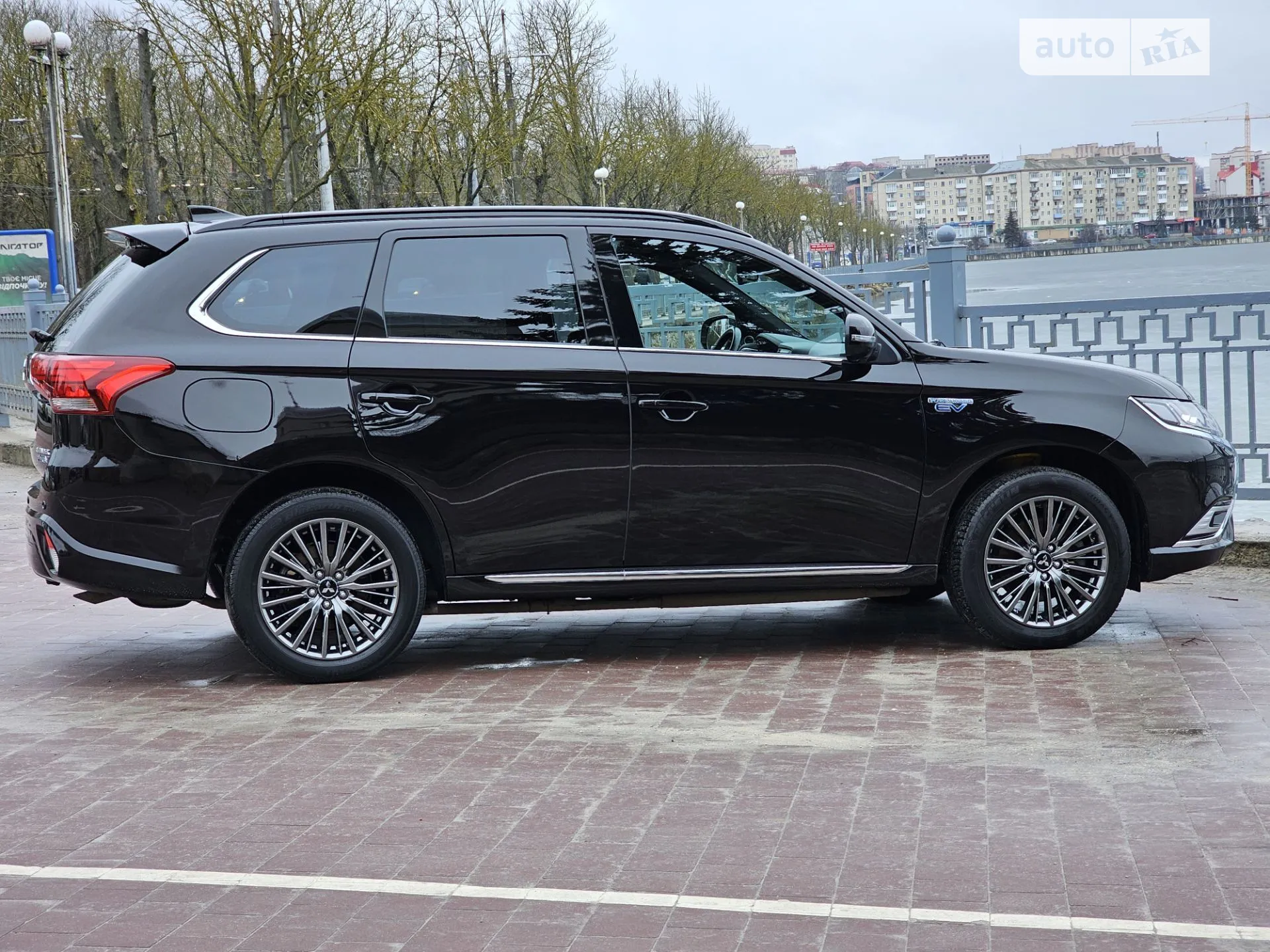 2018 Mitsubishi Outlander - мініатюра 10