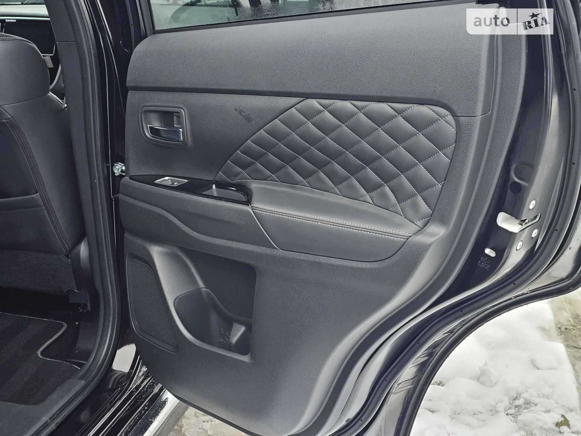 2018 Mitsubishi Outlander - мініатюра 37