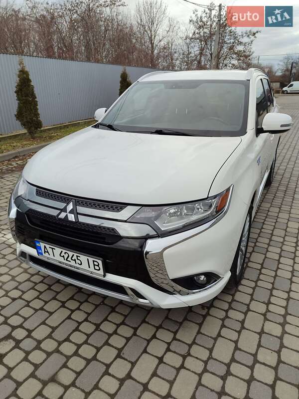 Позашляховик / Кросовер Mitsubishi Outlander 2019 в Івано-Франківську