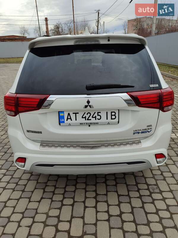 Позашляховик / Кросовер Mitsubishi Outlander 2019 в Івано-Франківську