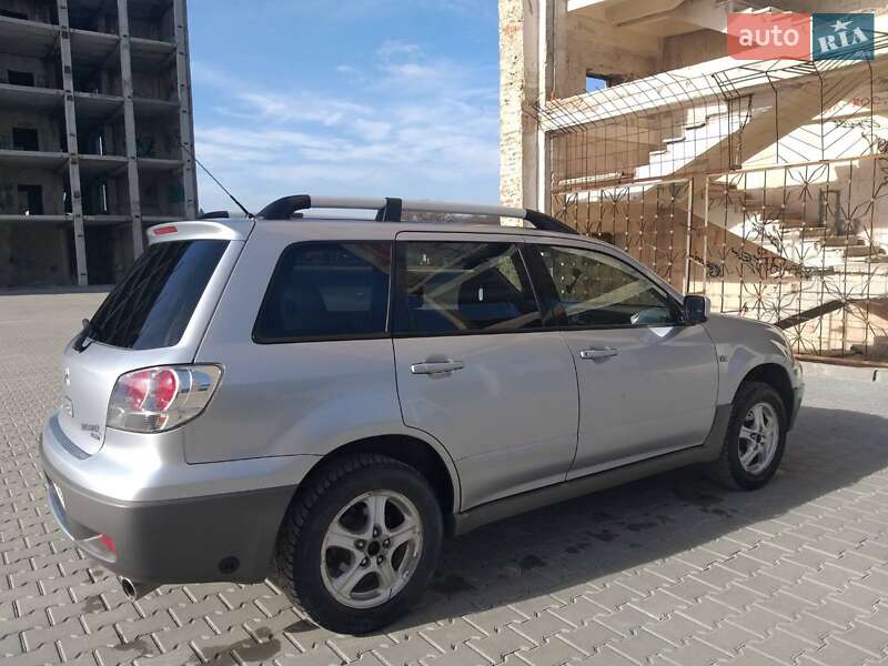 Внедорожник / Кроссовер Mitsubishi Outlander 2003 в Теребовле
