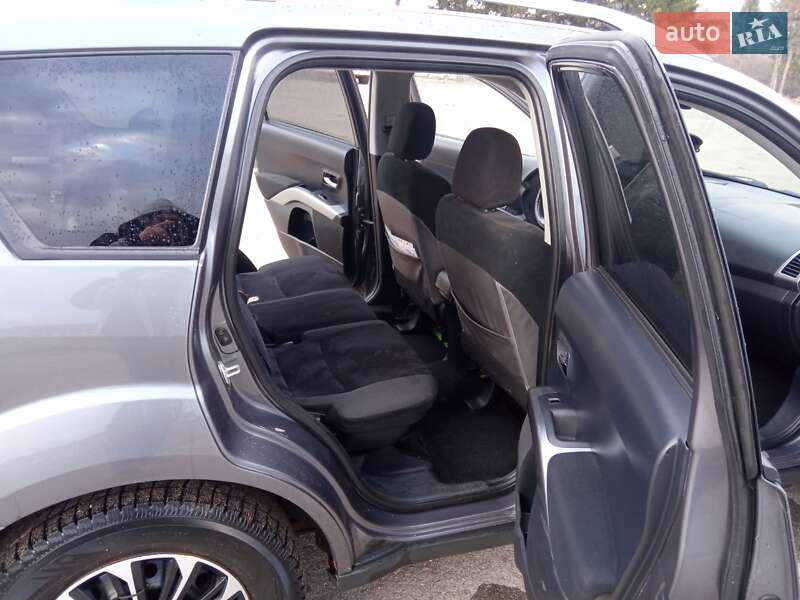 Позашляховик / Кросовер Mitsubishi Outlander 2008 в Чорткові