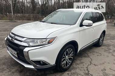 Внедорожник / Кроссовер Mitsubishi Outlander 2016 в Одессе