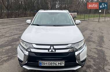 Позашляховик / Кросовер Mitsubishi Outlander 2016 в Одесі