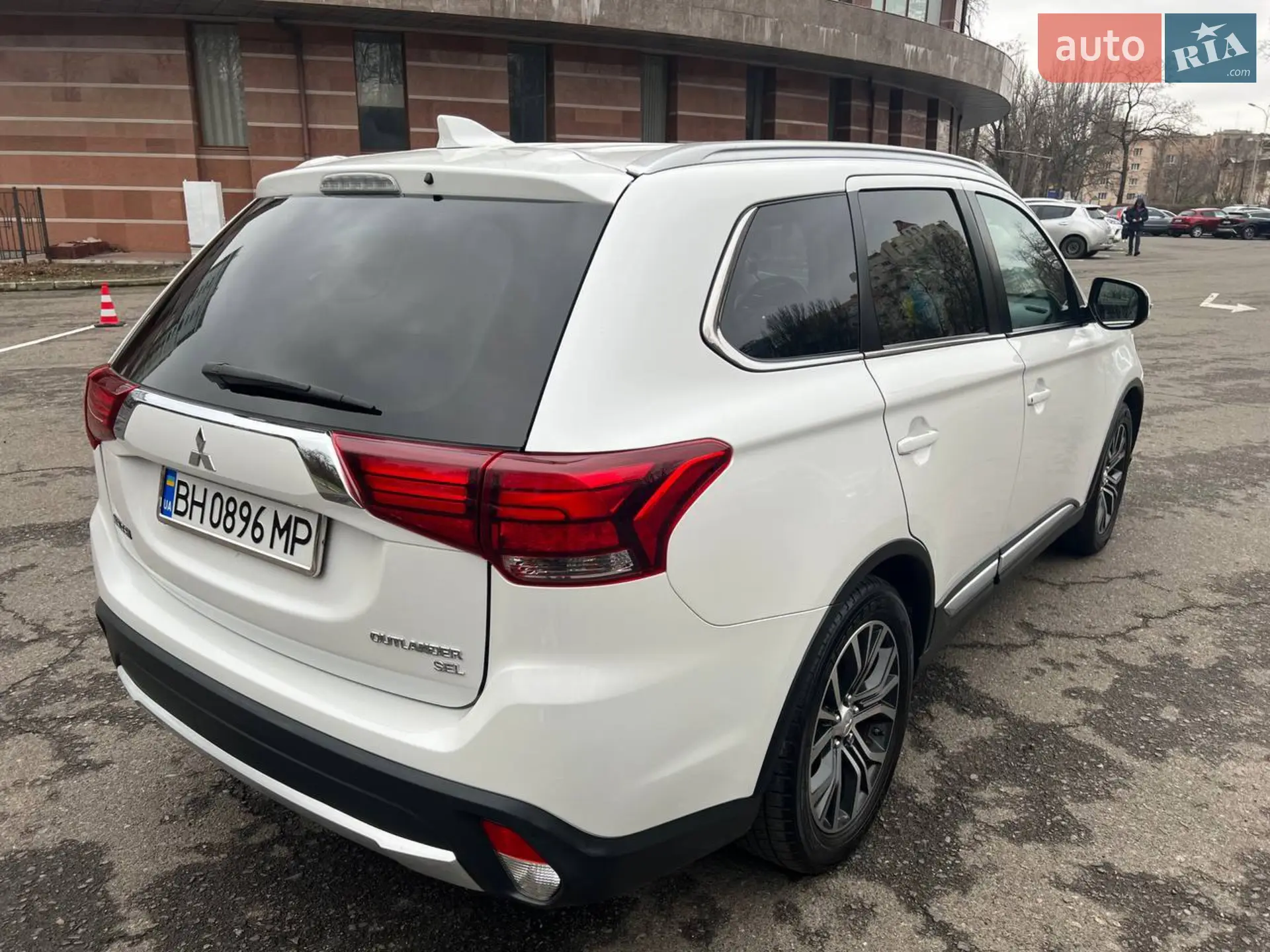 2016 Mitsubishi Outlander - мініатюра 10