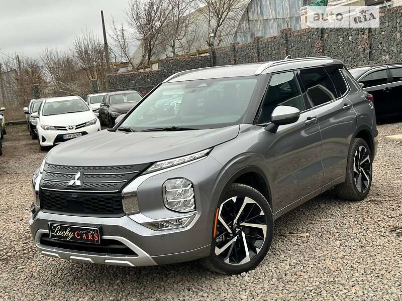 Внедорожник / Кроссовер Mitsubishi Outlander 2022 в Одессе