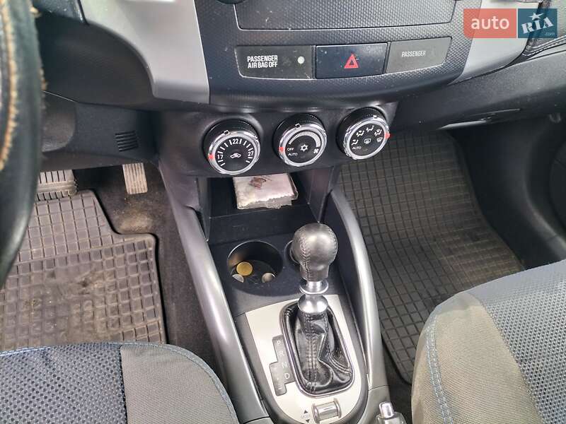 Внедорожник / Кроссовер Mitsubishi Outlander 2011 в Львове