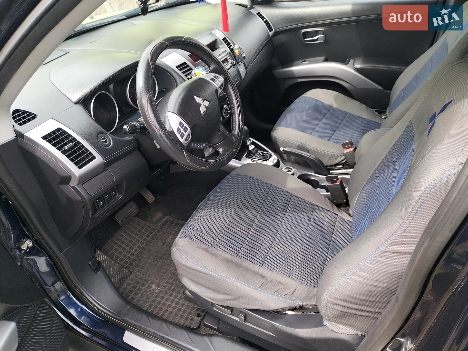 2011 Mitsubishi Outlander - мініатюра 16