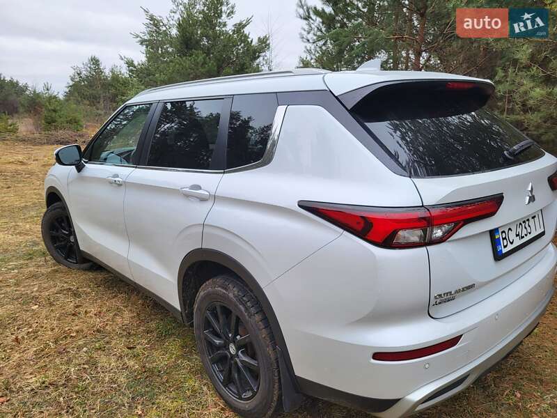 Внедорожник / Кроссовер Mitsubishi Outlander 2021 в Жовкве