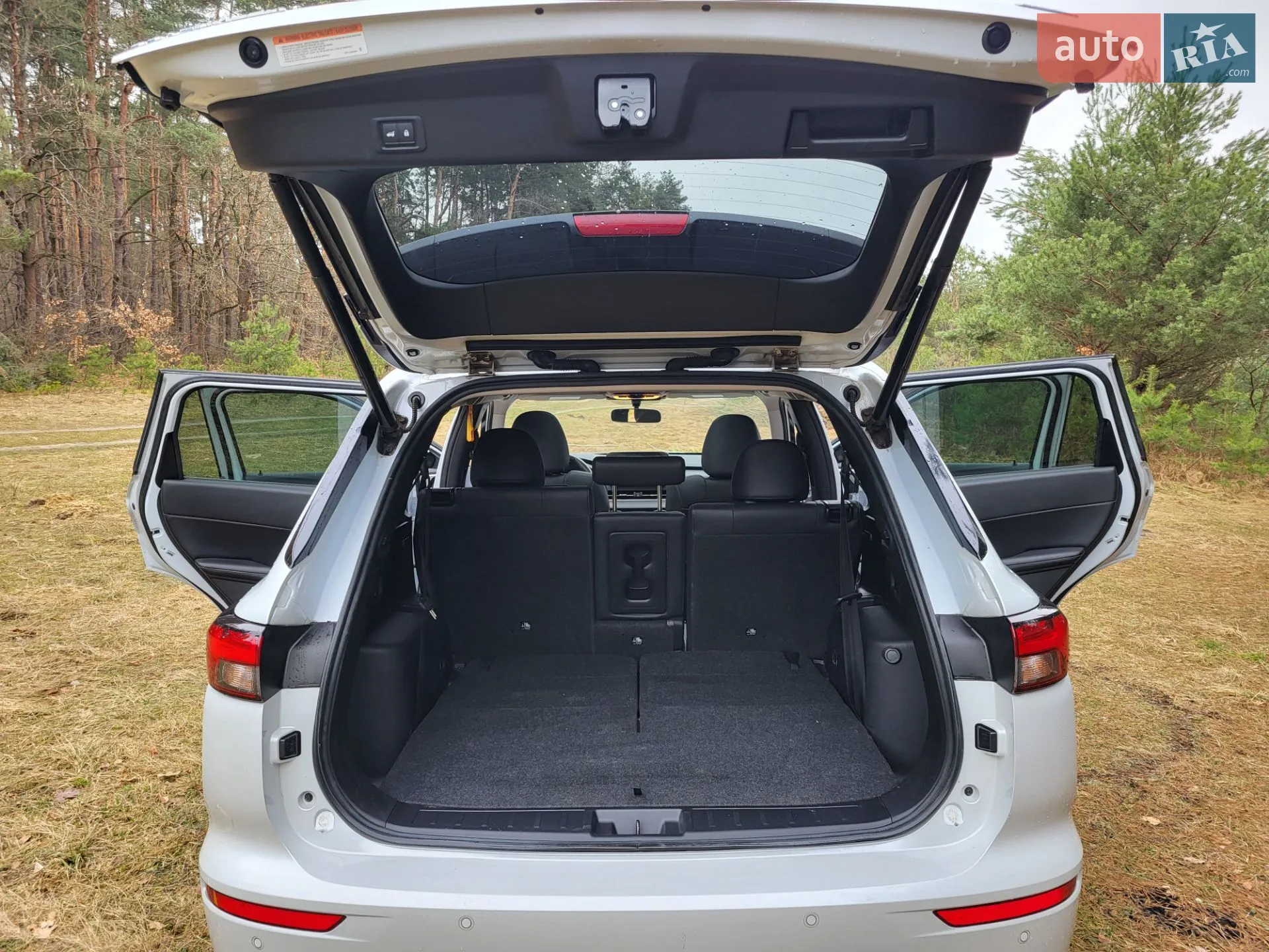 2021 Mitsubishi Outlander - мініатюра 18