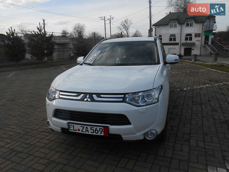 Mitsubishi Outlander 2012