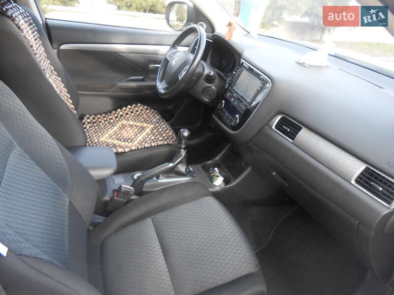 Позашляховик / Кросовер Mitsubishi Outlander 2012 в Самборі фото 10 Позашляховик / Кросовер Mitsubishi Outlander 2012 в Самборі