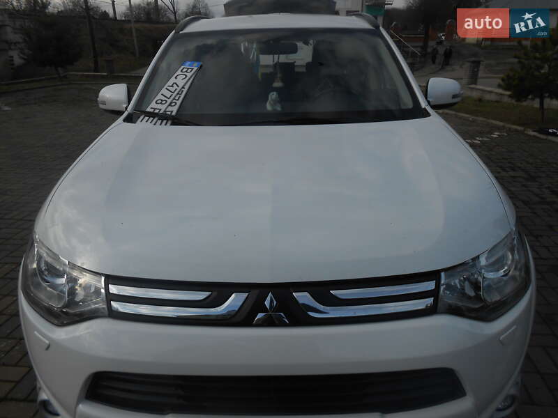 Позашляховик / Кросовер Mitsubishi Outlander 2012 в Самборі фото 37 Позашляховик / Кросовер Mitsubishi Outlander 2012 в Самборі