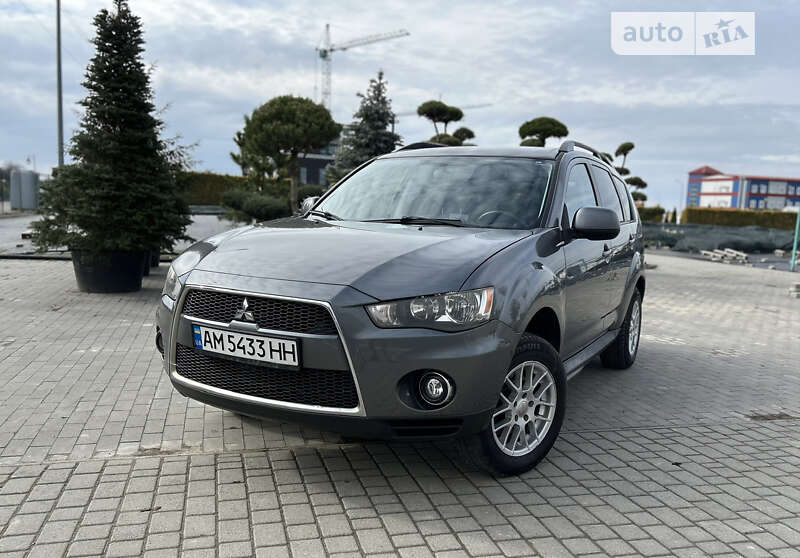 Mitsubishi Outlander полный привод c пробегом в Москве