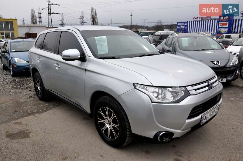 Внедорожник / Кроссовер Mitsubishi Outlander 2014 в Львове