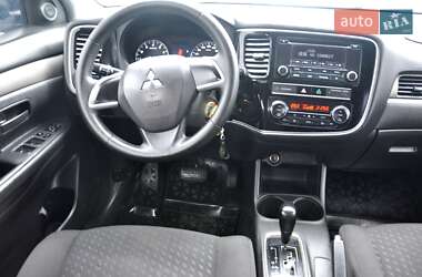 Внедорожник / Кроссовер Mitsubishi Outlander 2014 в Львове
