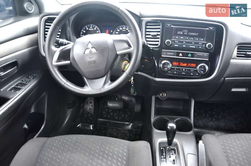 Внедорожник / Кроссовер Mitsubishi Outlander 2014 в Львове