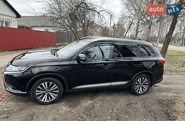 Внедорожник / Кроссовер Mitsubishi Outlander 2022 в Пирятине