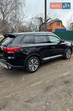 Позашляховик / Кросовер Mitsubishi Outlander 2022 в Пирятині