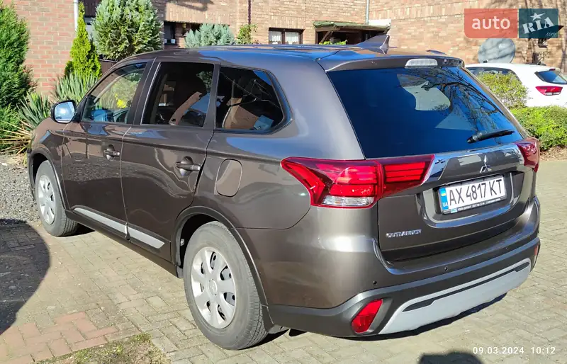 Mitsubishi Outlander 2019 VIN JMBXTGF2WLZ000284 фото оголошення 11 з 120