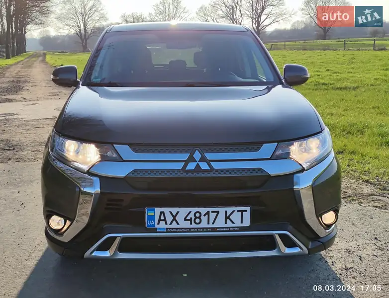 Mitsubishi Outlander 2019 VIN JMBXTGF2WLZ000284 фото оголошення 13 з 120