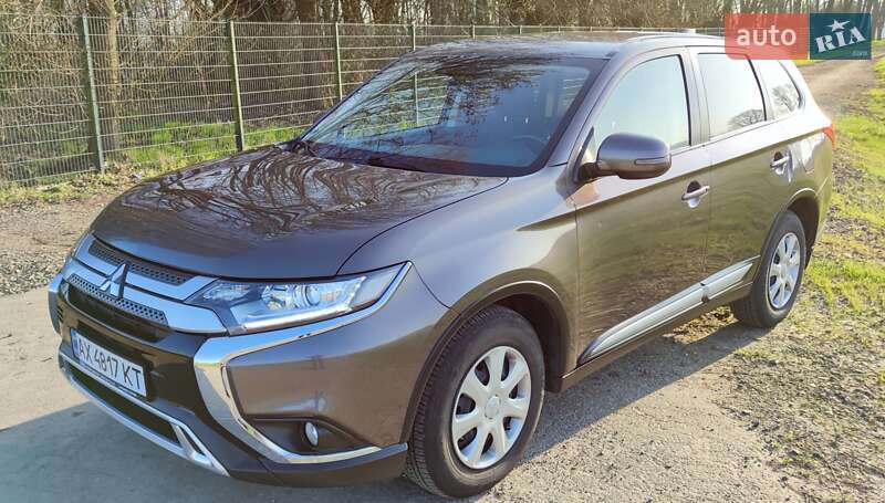 Внедорожник / Кроссовер Mitsubishi Outlander 2019 в Львове