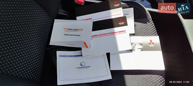Внедорожник / Кроссовер Mitsubishi Outlander 2019 в Львове